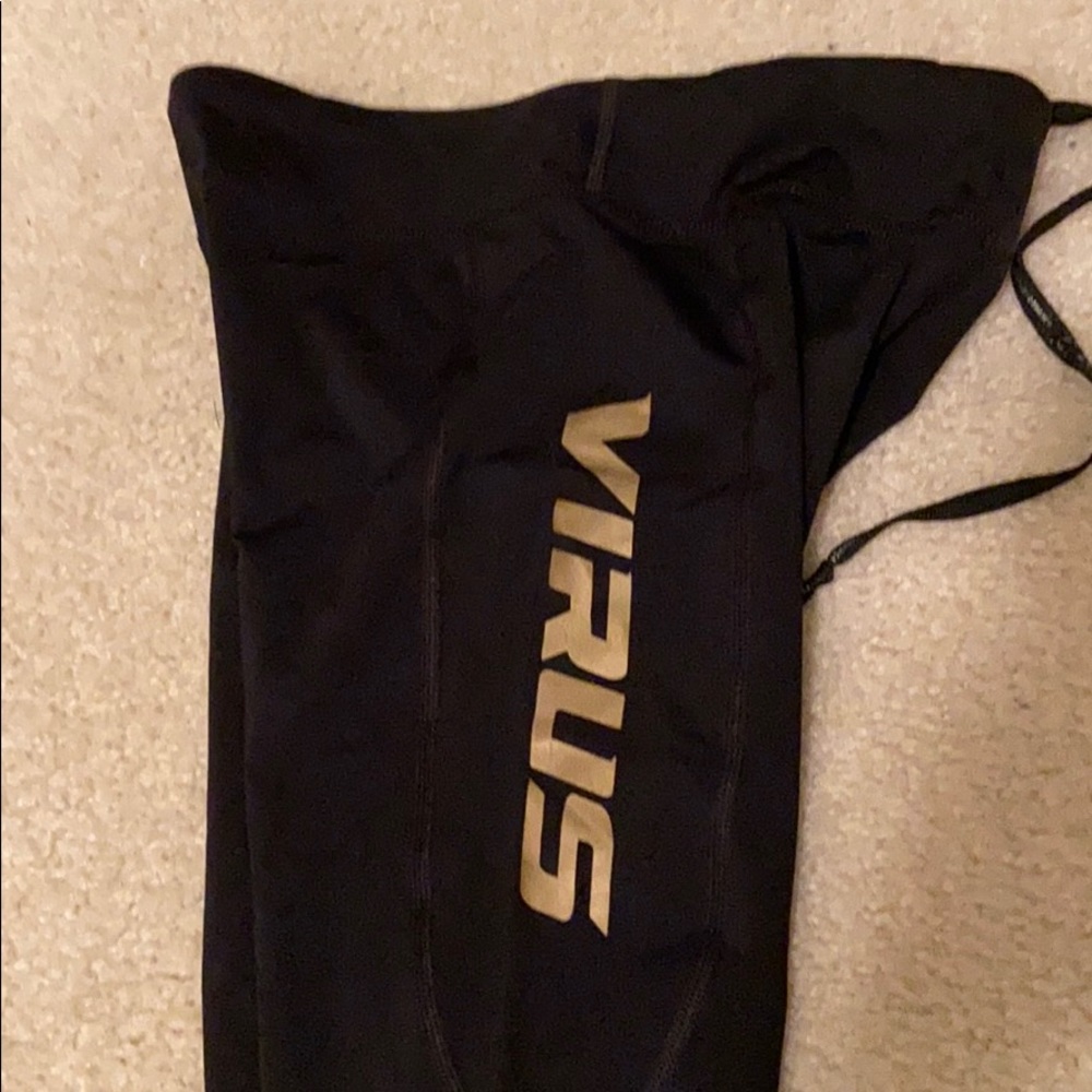 Virus leggings